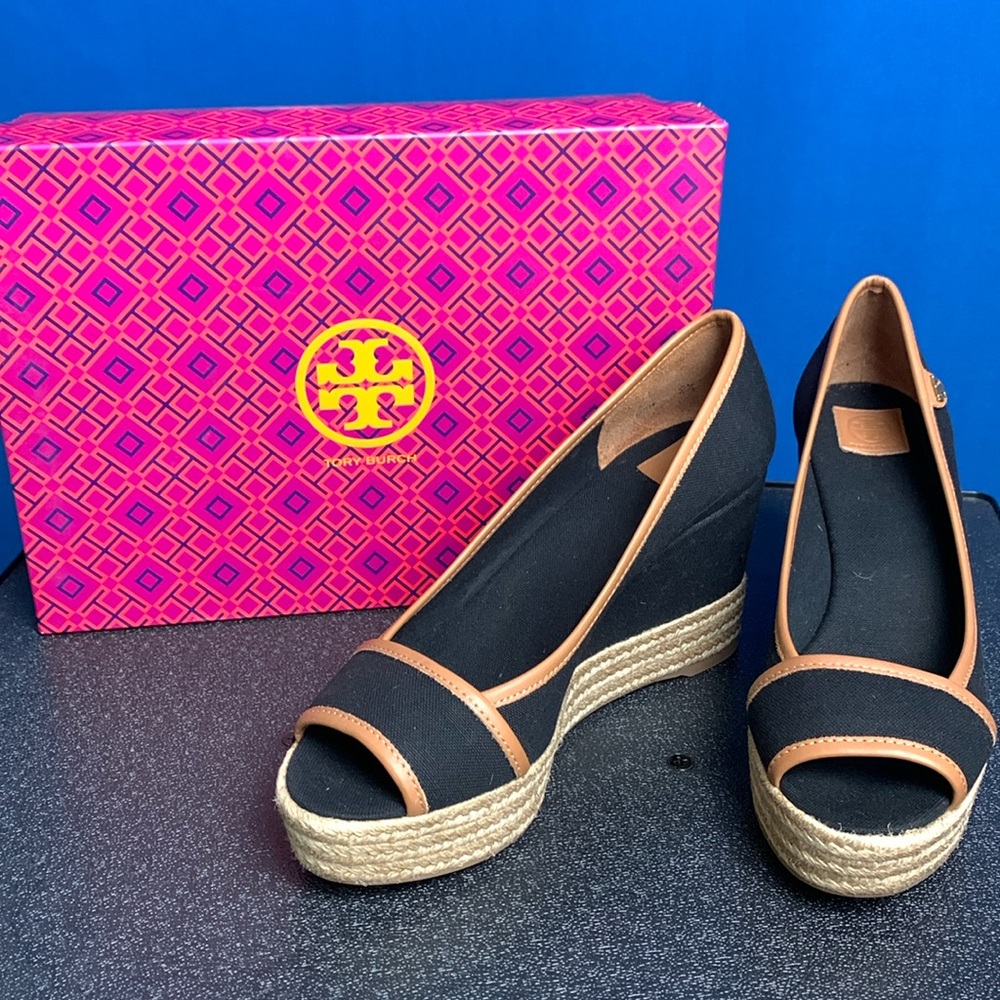 Tory Burch Majora wedges NWT and box